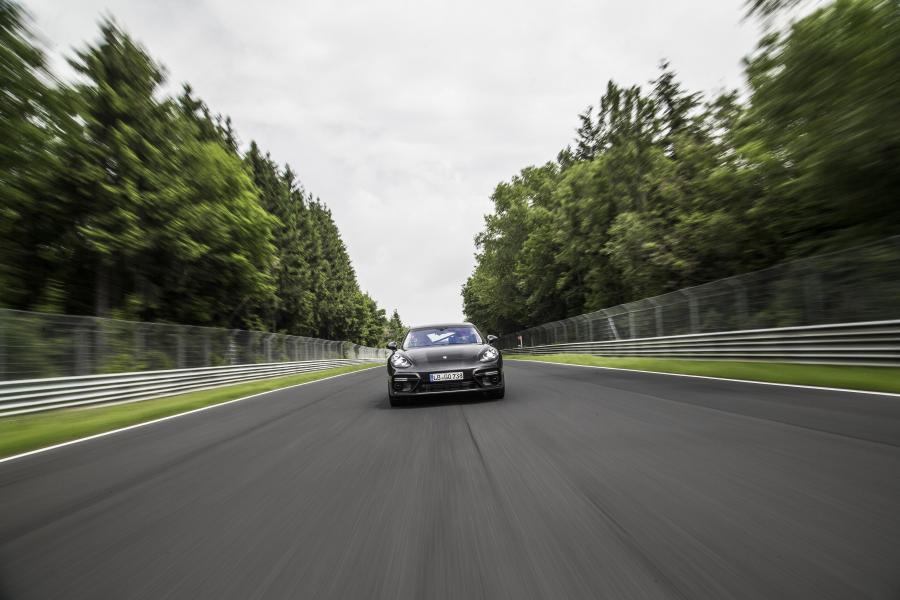  Porsche Panamera Turbo 2016 года  (фото 11 из 53)